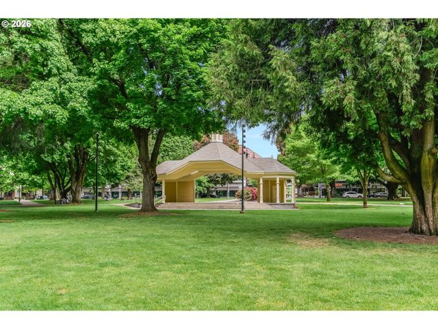 701 COLUMBIA St 313, Vancouver, WA 98660