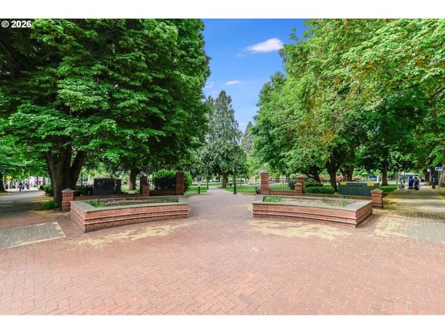 701 COLUMBIA St 313, Vancouver, WA 98660