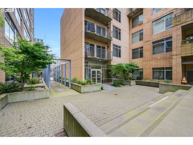 701 COLUMBIA St 313, Vancouver, WA 98660