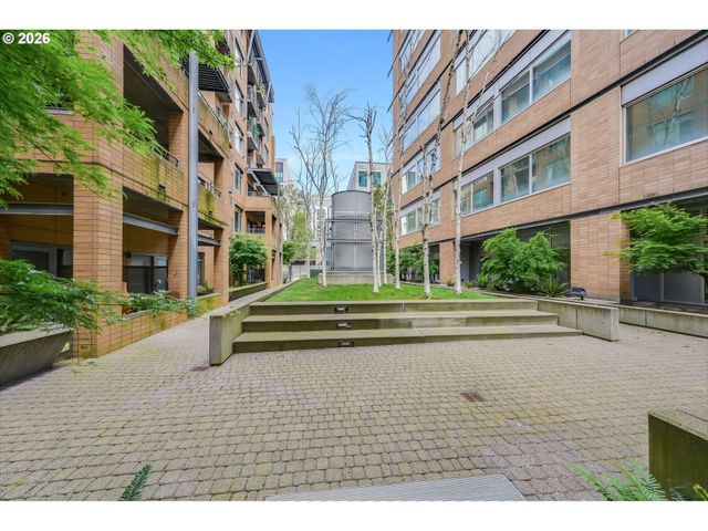 701 COLUMBIA St 313, Vancouver, WA 98660