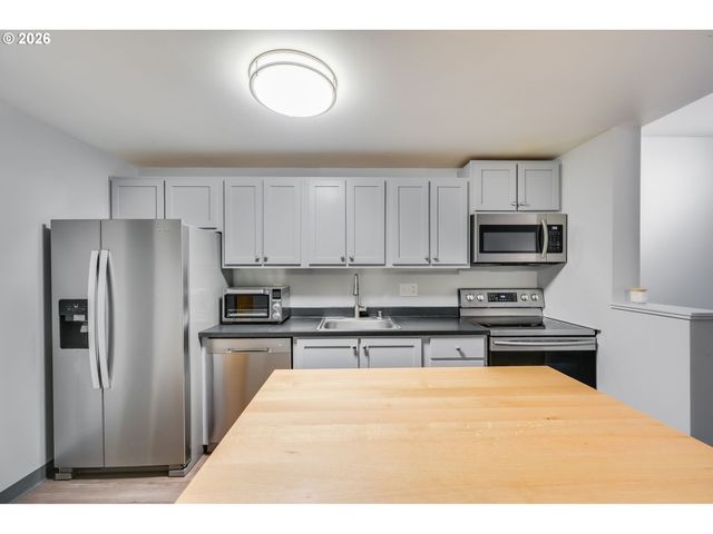 701 COLUMBIA St 313, Vancouver, WA 98660