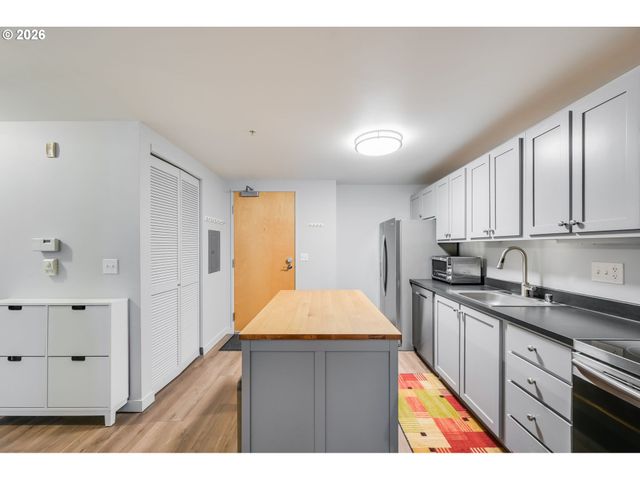 701 COLUMBIA St 313, Vancouver, WA 98660