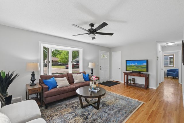 2203 Maryland Avenue E, Saint Paul, MN 55119