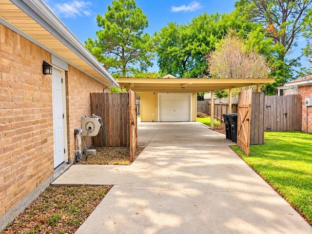 5383 Lincoln Green Drive, Katy, TX 77493