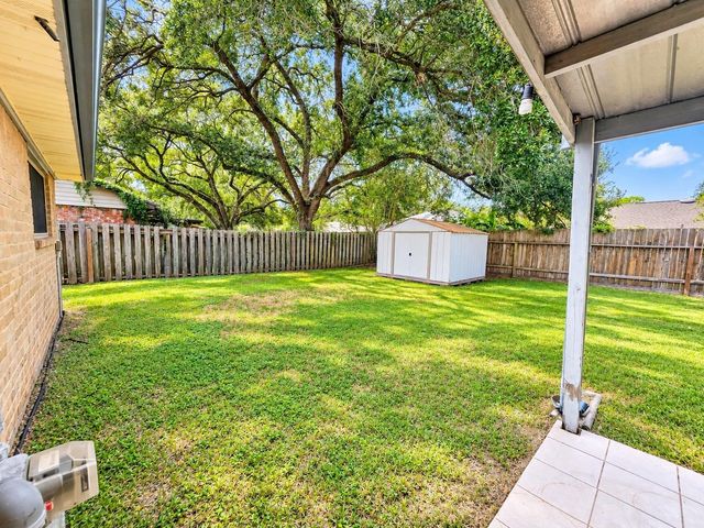 5383 Lincoln Green Drive, Katy, TX 77493