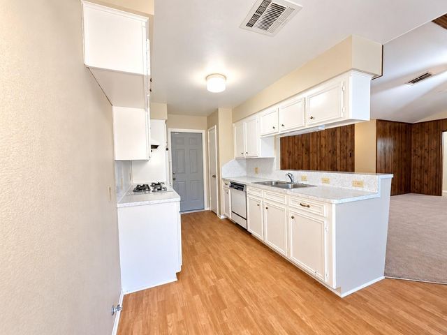 5383 Lincoln Green Drive, Katy, TX 77493