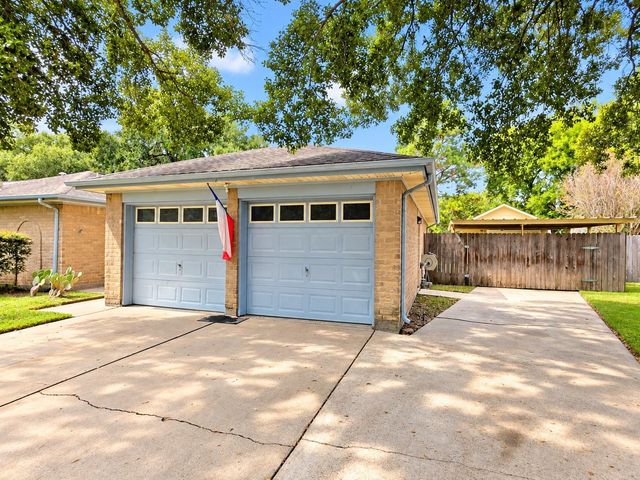5383 Lincoln Green Drive, Katy, TX 77493