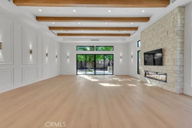 8825 Sophia Avenue, North Hills, CA 91343