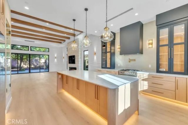 8825 Sophia Avenue, North Hills, CA 91343