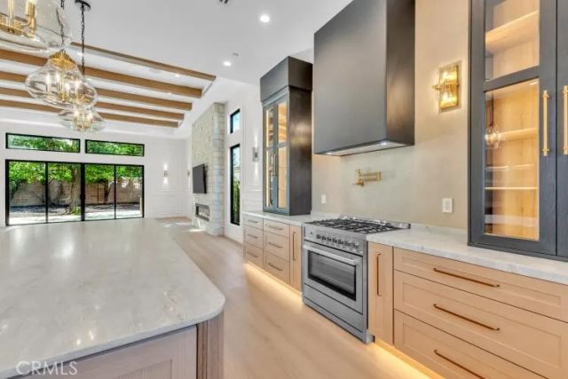 8825 Sophia Avenue, North Hills, CA 91343