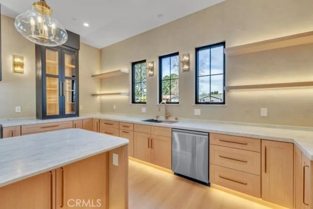 8825 Sophia Avenue, North Hills, CA 91343