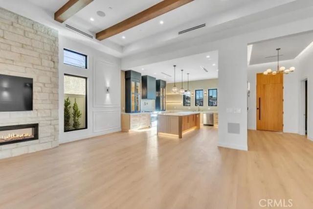 8825 Sophia Avenue, North Hills, CA 91343