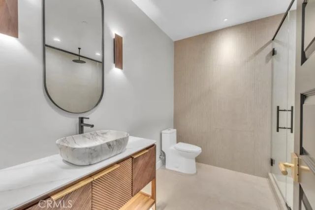 8825 Sophia Avenue, North Hills, CA 91343