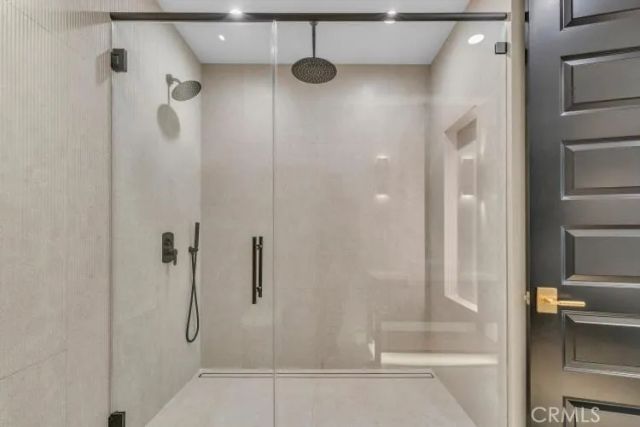 8825 Sophia Avenue, North Hills, CA 91343