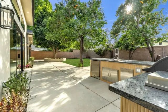 8825 Sophia Avenue, North Hills, CA 91343