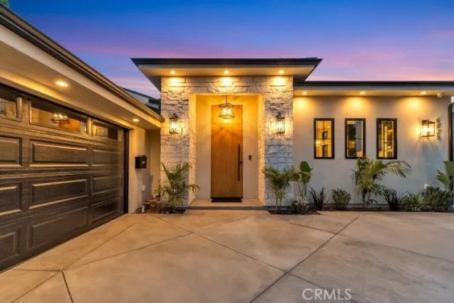 8825 Sophia Avenue, North Hills, CA 91343