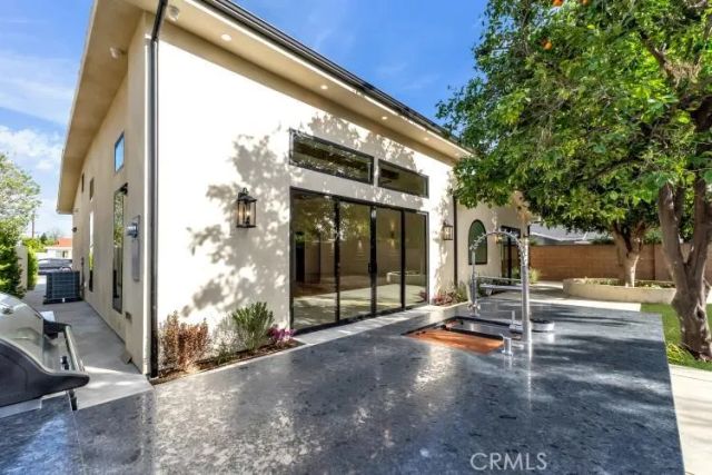 8825 Sophia Avenue, North Hills, CA 91343