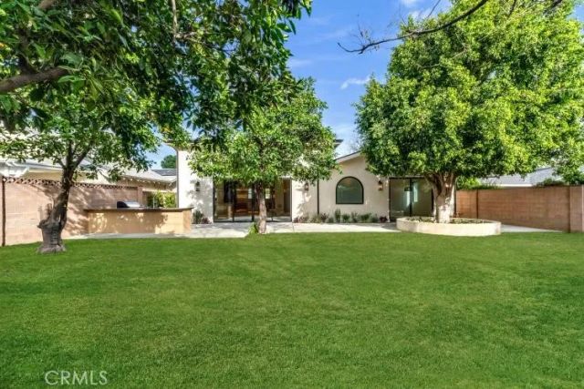 8825 Sophia Avenue, North Hills, CA 91343