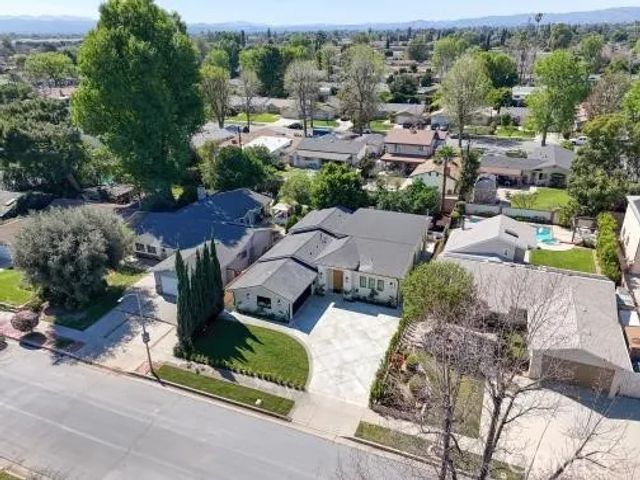 8825 Sophia Avenue, North Hills, CA 91343