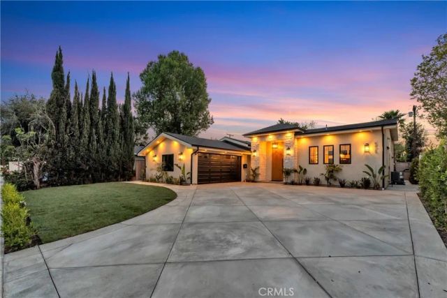8825 Sophia Avenue, North Hills, CA 91343