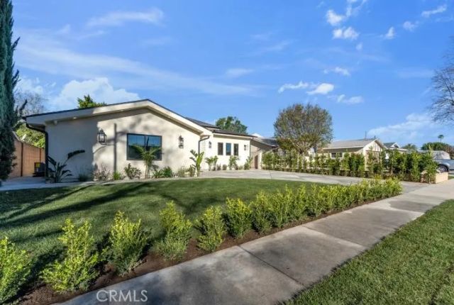 8825 Sophia Avenue, North Hills, CA 91343