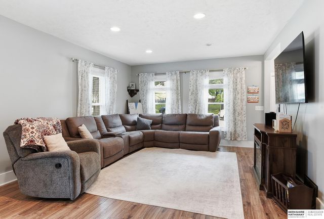 422 N 9th Street, Plattsmouth, NE 68048