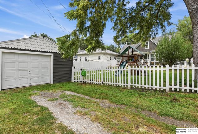 422 N 9th Street, Plattsmouth, NE 68048