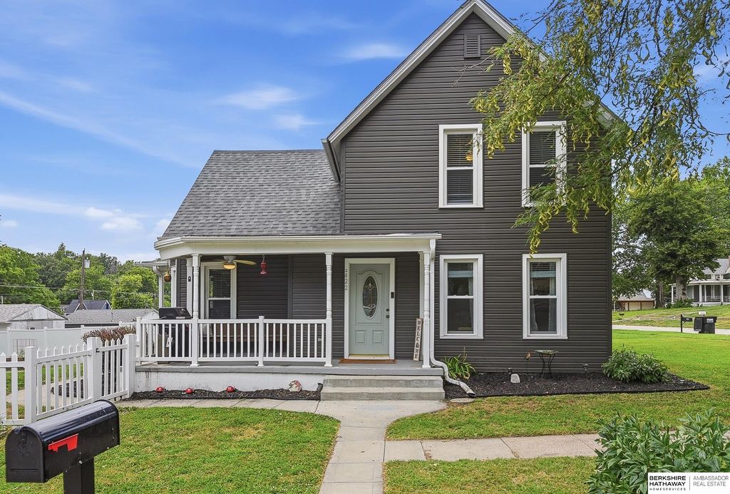 422 N 9th Street, Plattsmouth, NE 68048