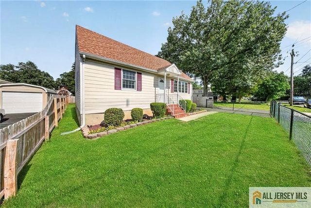 18 Woodland Road, Spotswood, NJ 08884