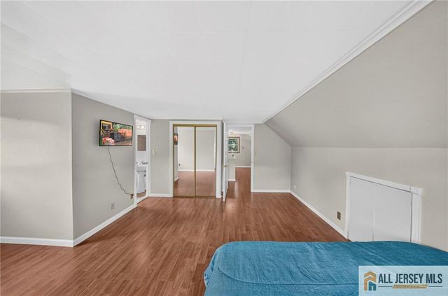 18 Woodland Road, Spotswood, NJ 08884