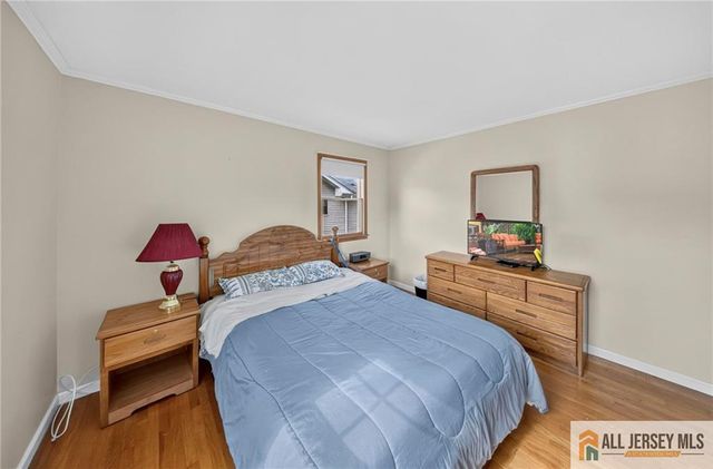 18 Woodland Road, Spotswood, NJ 08884