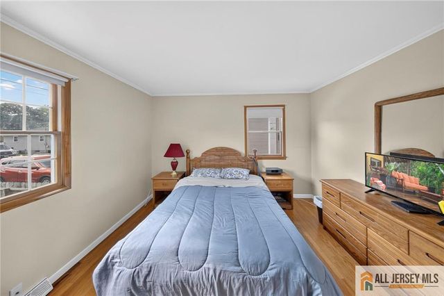 18 Woodland Road, Spotswood, NJ 08884