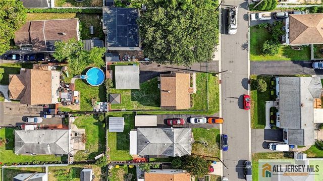 18 Woodland Road, Spotswood, NJ 08884