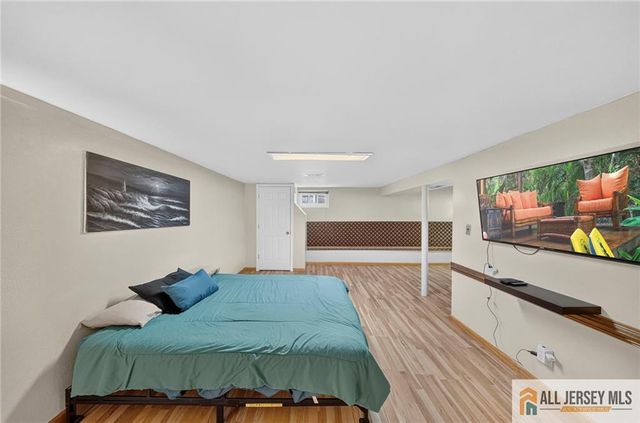 18 Woodland Road, Spotswood, NJ 08884