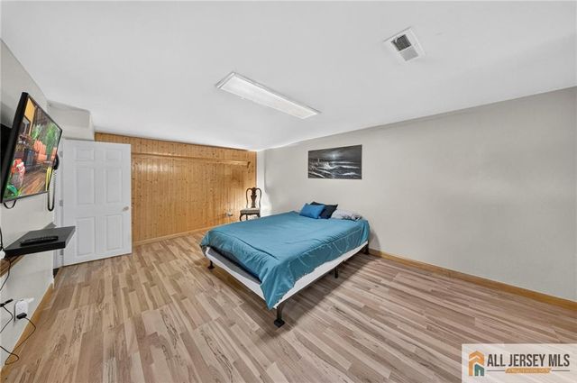 18 Woodland Road, Spotswood, NJ 08884