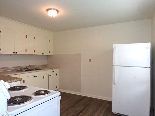 2016 E Ocean View Ave Apt 3, Norfolk, VA 23503
