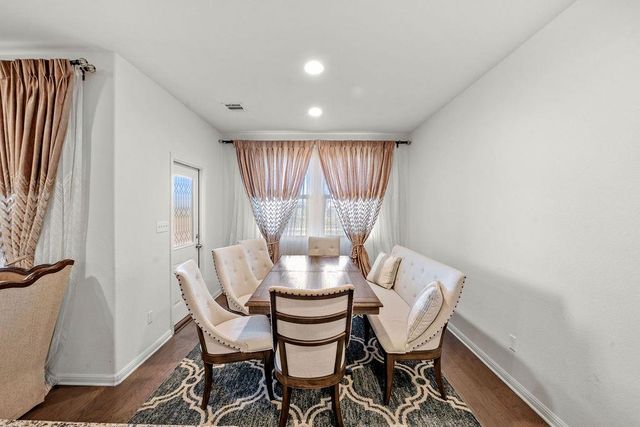 808 S San Marcos ST, Manor, TX 78653