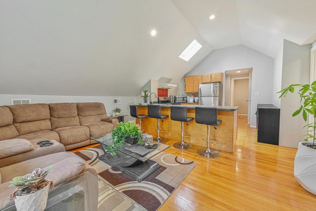 36 W Saint Marks Place, Valley Stream, NY 11580