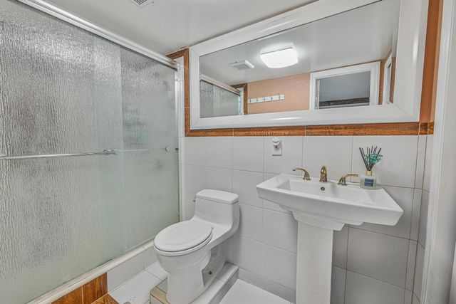 36 W Saint Marks Place, Valley Stream, NY 11580