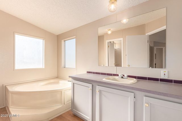 38429 N 27th Avenue, Phoenix, AZ 85086