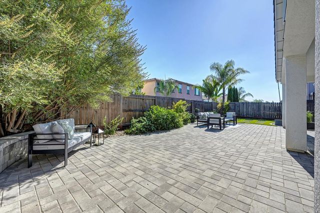 12766 Montbrook Way, Rancho Cordova, CA 95742