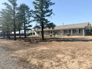 15434 Ave 330, Ivanhoe, CA 93235