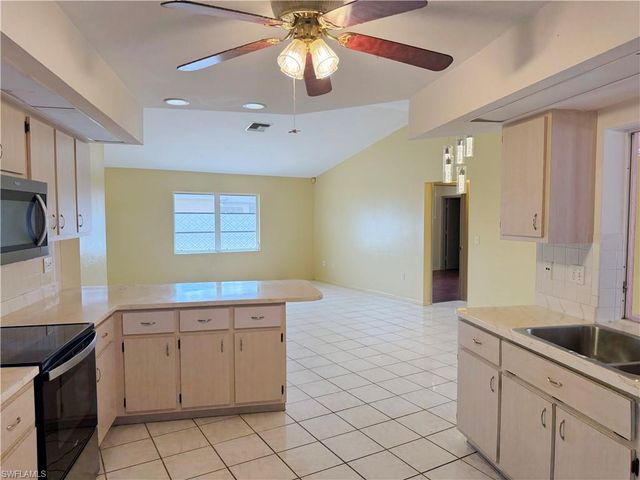 209 McArthur AVE, Lehigh Acres, FL 33936