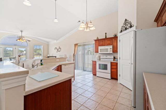 215 Kessinger Dr., Surfside Beach, SC 29575