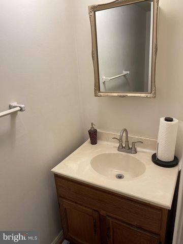 7911 MEADOW CT, Manassas, VA 20109