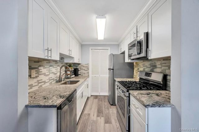 754 Blue Ridge Drive, Medford, NY 11763