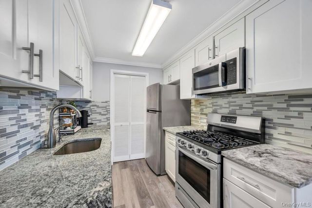 754 Blue Ridge Drive, Medford, NY 11763