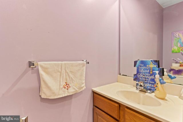 2345 FRIESIAN RD, York, PA 17406