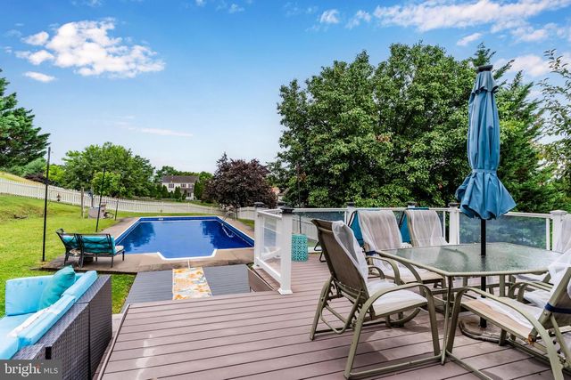 2345 FRIESIAN RD, York, PA 17406
