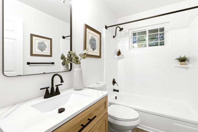 6152 Pine St, Pollock Pines, CA 95726